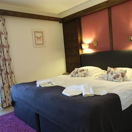 Hotel-Restaurant Zum Hirschhaus Inklusiv Chiemgaukarte روهبولدنغ المظهر الخارجي الصورة