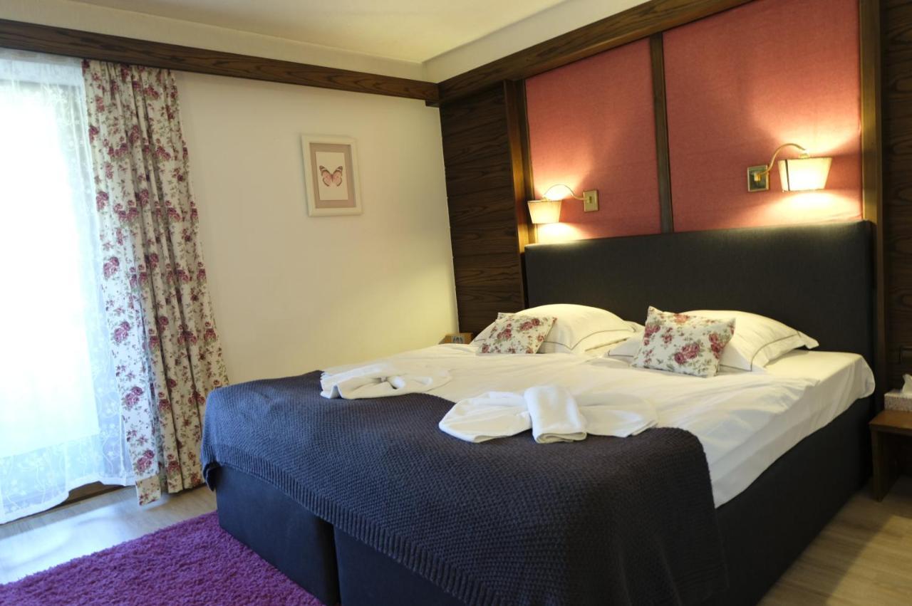 Hotel-Restaurant Zum Hirschhaus Inklusiv Chiemgaukarte روهبولدنغ المظهر الخارجي الصورة