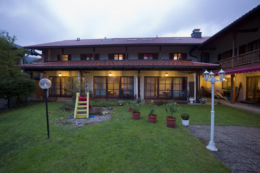Hotel-Restaurant Zum Hirschhaus Inklusiv Chiemgaukarte روهبولدنغ المظهر الخارجي الصورة