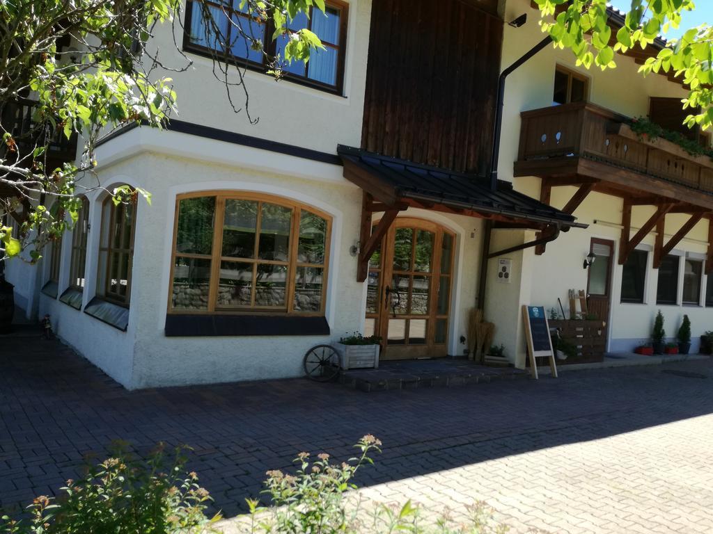 Hotel-Restaurant Zum Hirschhaus Inklusiv Chiemgaukarte روهبولدنغ المظهر الخارجي الصورة