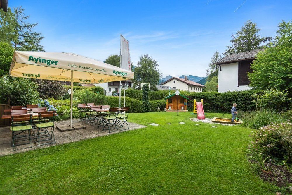 Hotel-Restaurant Zum Hirschhaus Inklusiv Chiemgaukarte روهبولدنغ المظهر الخارجي الصورة